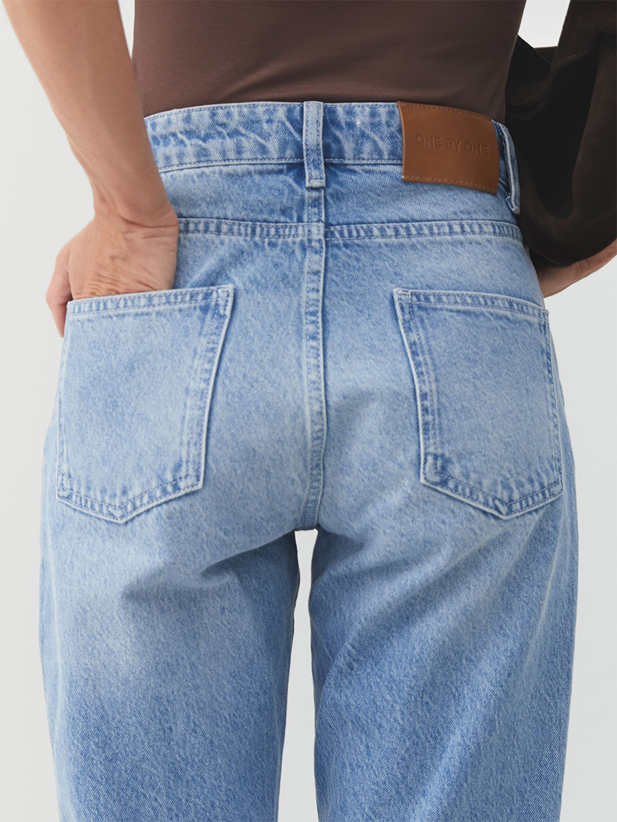 Niebieskie rozkloszowane jeansy 7 Niebieskie rozkloszowane jeansy 7