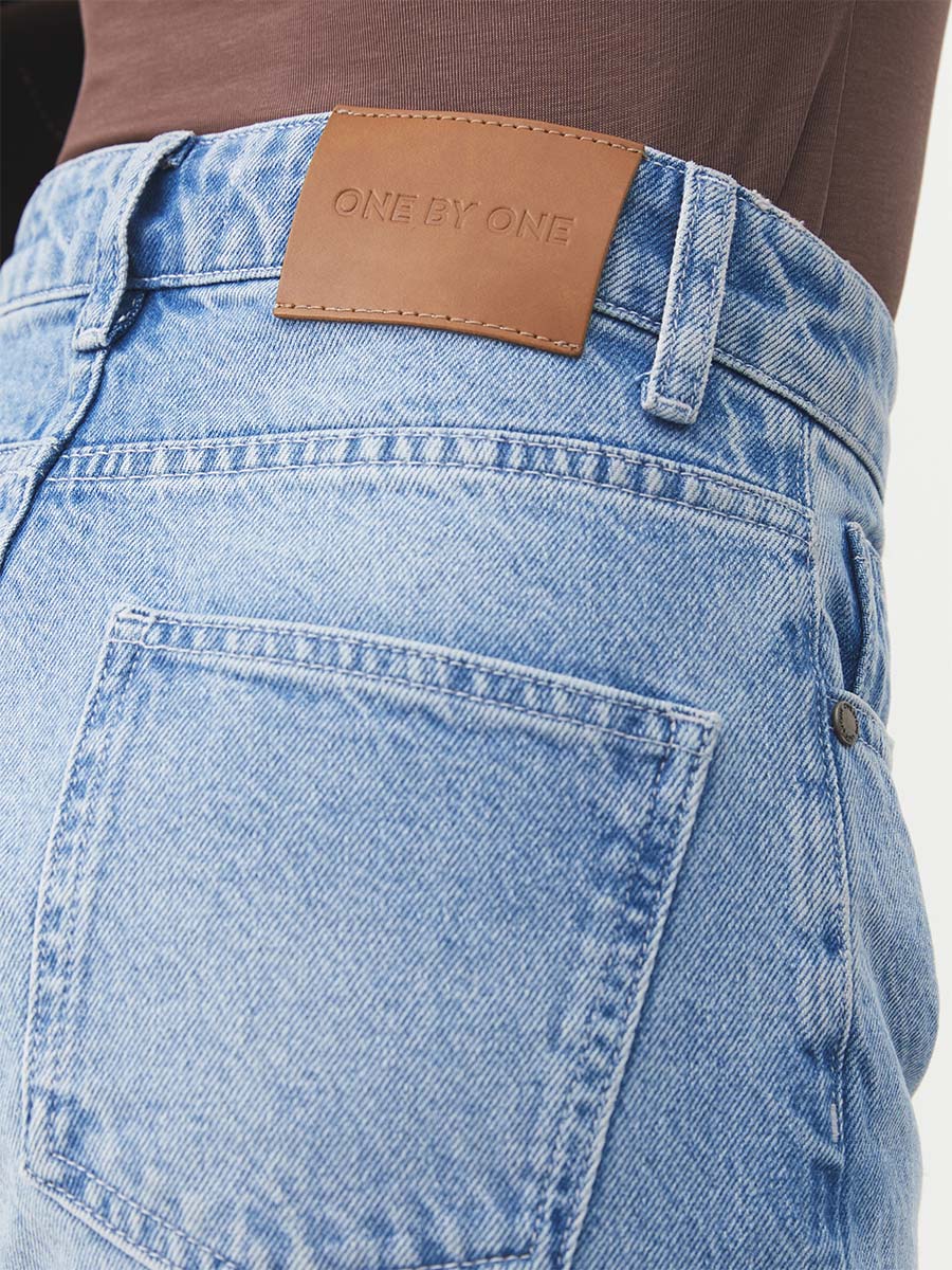 Niebieskie rozkloszowane jeansy 6 Niebieskie rozkloszowane jeansy 6