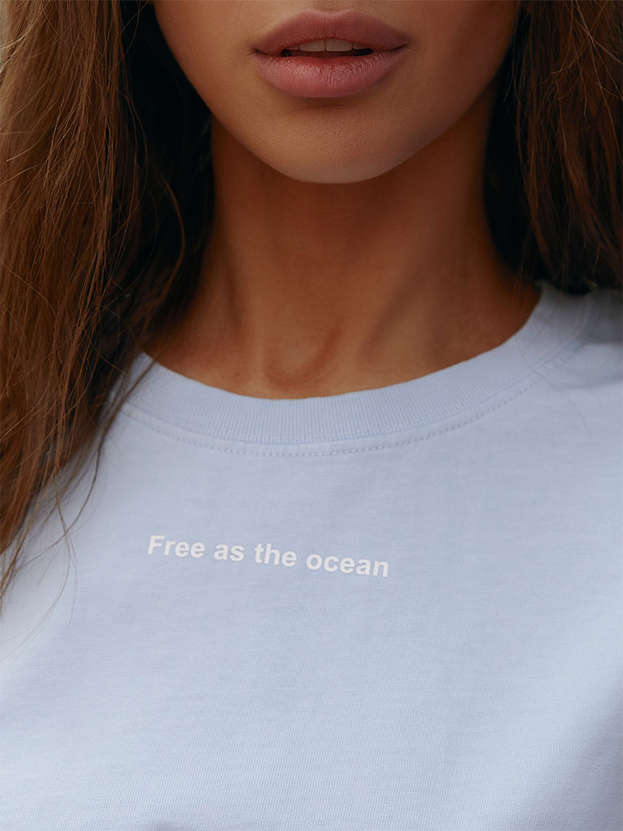 Koszulka oversize w niebieskim kolorze z nadrukiem Free as the ocean 5 Koszulka oversize w niebieskim kolorze z nadrukiem Free as the ocean 5